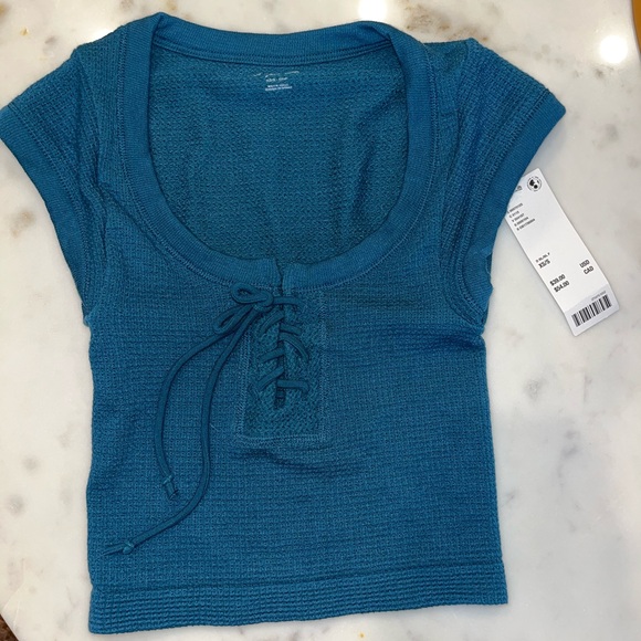 Urban outfitters tops that are super flattering! - Picture 1 of 7